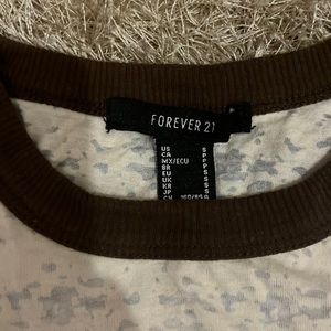 forevef 21 small womens tee shirt multi color beige cars design